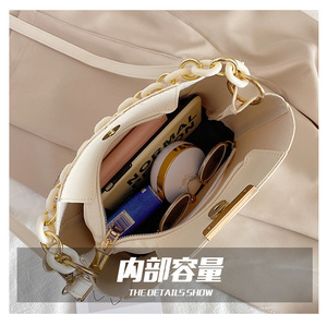 Bolsos de Hombro Modernos de Otoño para Mujer, Bolsos de Mano de PU Estilo Japonés con Cadena Decorativa, Bolsos Bandolera para Señoritas en Oferta - Product Image 3