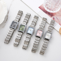 Jam Tangan Swiss Dial Kecil Bisnis Pria & Wanita dengan Sabuk Baja Retro Eropa & Amerika Serikat, Mode Mewah Ringan, Grosir