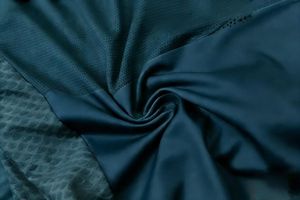 Maillot de cyclisme personnalisé haute performance pour hommes et femmes, séchage rapide, respirant, polyester et élasthanne, imprimé dégradé, pour le cyclisme sur route - Product Image 4