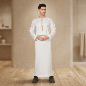 Thobe arabe blanc de qualité supérieure pour hommes avec col brodé, manches longues, Kandura traditionnel saoudien pour les acheteurs du Moyen-Orient et d'Europe - Product Image 3