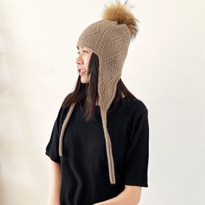 Bonnet d'hiver en <span class=keywords><strong>cachemire</strong></span> pour femmes Bonnet en <span class=keywords><strong>cachemire</strong></span> pour dames Bonnet en <span class=keywords><strong>cachemire</strong></span> chaud avec pompon en fourrure de renard - Product Image 4