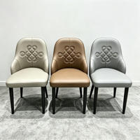 Chaise de salle à manger gaufrée avec dossier matelassé à nœuds chinois, pieds en métal noir durables pour cuisine et salle à manger
