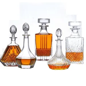 26oz Lead-Free Crystal Glass Square Plain Whiskey Bottle Decanter for Wine Bourbon Brandy Liquor Juice