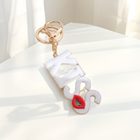 Porte-clés en métal de haute qualité en forme de lèvres de dessin animé, petit cadeau, porte-clés tendance, porte-clés en forme de lèvres de dessin animé