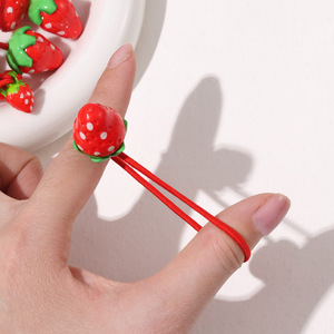 Elastico per Capelli a Forma di Fragola Rossa in Plastica/Resina, Accessorio Dolce per Capelli da Bambina per FESTIVAL - Product Image 4