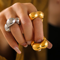 Chunky PVD 18 Karat Gold Edelstahl Breite Hohl blume Geschlossener Fingerring für Frauen Punk Titan Stahl New Trend Ring Großhandel