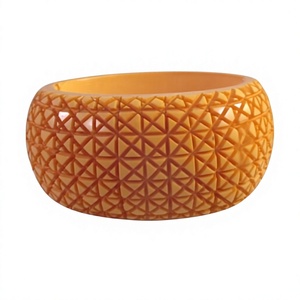 Conjunto de brazaletes de resina con diseño de flores de cerámica hechos a mano, estilo étnico, joyería unisex, negro con incrustaciones naranjas y crema para mujer. - Product Image 5
