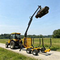 Remorque forestière robuste de 6 tonnes avec grue hydraulique et grappin rotatif à 360° pour le transport de bois, remorquée par un tracteur