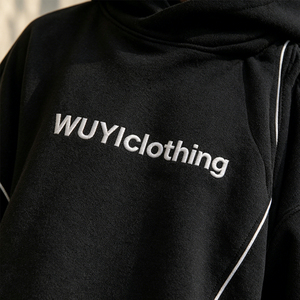Conjunto Deportivo Oversize Negro para Hombre, con Logotipo Personalizado WUYIClothing, Pantalones Anchos Holgados, Estilo Urbano, Prenda Deportiva de Felpa Técnica - Product Image 5
