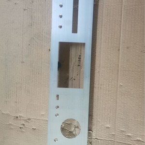 แผงอะลูมิเนียมโปรไฟล์ Qianju Hardware รุ่น 002 ผลิตด้วยเครื่อง CNC สำหรับงานอุตสาหกรรม - Product Image 1