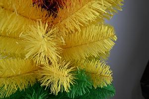 Árbol de Navidad Artificial de PVC Verde de 4.5 pies con Agujas de Pino Personalizado para Decoración Navideña - Product Image 5