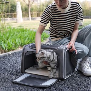 OEM Oxford One-Shoulder Zipper Closure Portable Cat <b>Pet</b> <b>Carrier</b> with Large Space and Breathable Design - Product Image 3