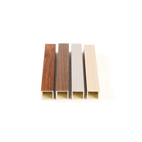 Tubo Cuadrado de WPC Personalizado al por Mayor - Madera Decorativa Impermeable y Ecológica para Interiores/Exteriores para Escuelas, Almacenes, Salas de Estar 3D