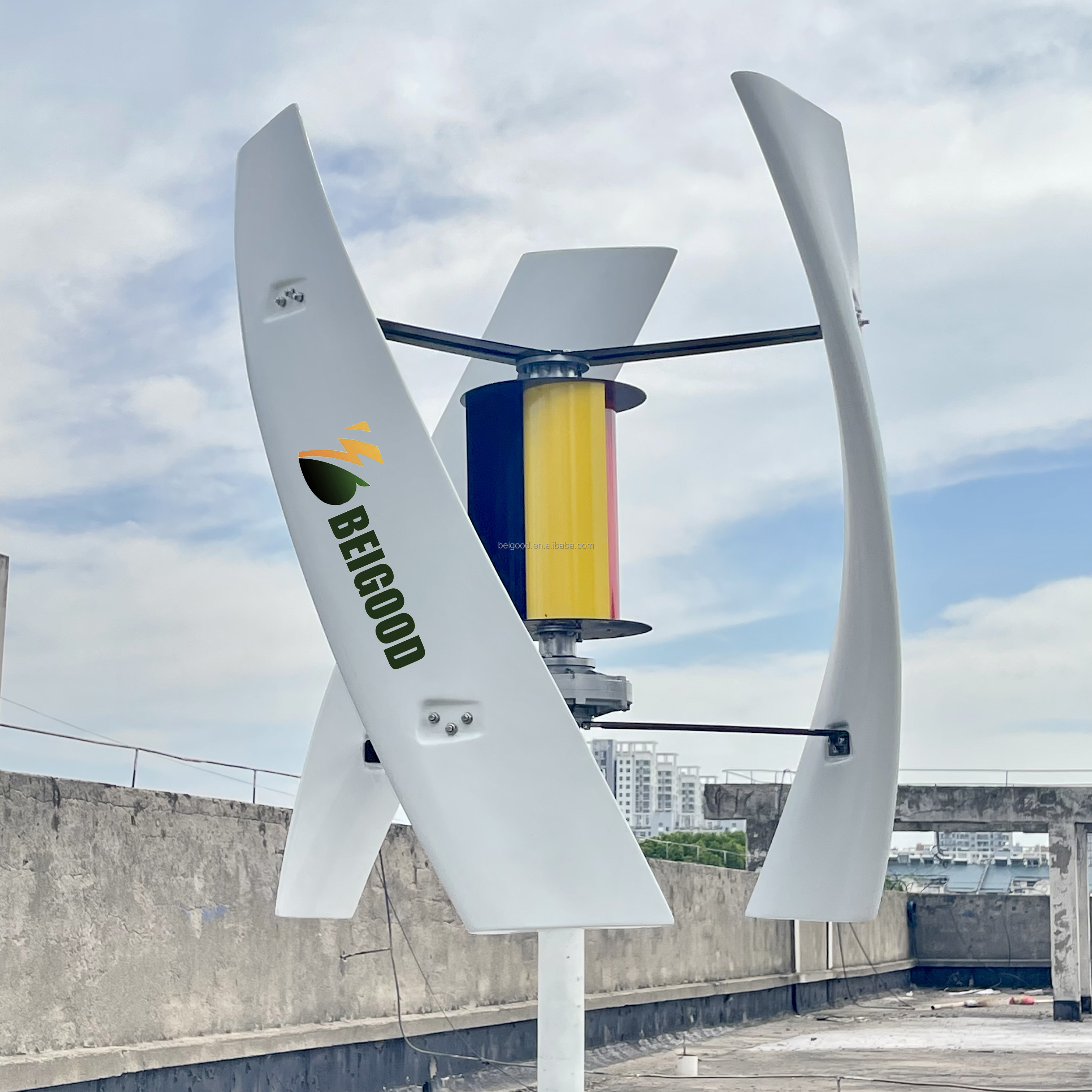 Ветрогенератор в открытой местности