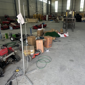 Outil <span class=keywords><strong>de</strong></span> prévention des incendies forestiers et <span class=keywords><strong>de</strong></span> création <span class=keywords><strong>de</strong></span> brise-vent, tondeuse à gazon télécommandée robuste à moteur diesel sans balais 850W pour le contrôle <span class=keywords><strong>de</strong></span> la végétation - Product Image 6