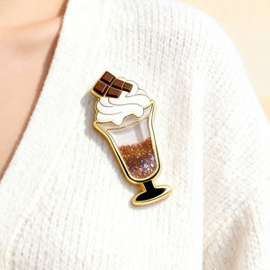 Épingles en émail à paillettes de haute qualité, vente en gros, <span class=keywords><strong>liquide</strong></span>, cadeau, décoration de boissons, broche, chocolat personnalisé, shake, sable mouvant, épingles à revers - Product Image 1