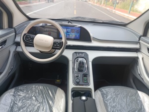 NUEN Mini Auto Eléctrico de Cinco Puertas y Cuatro Asientos, Vehículo Eléctrico Compacto de Nueva Energía para Desplazamientos Urbanos - Product Image 6