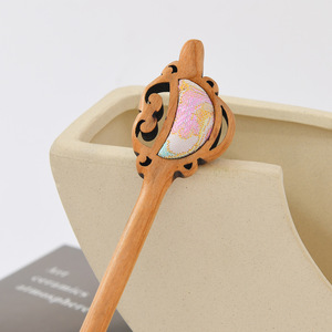 Pasador de pelo de madera de melocotón con brocado Song, de doble cara, un accesorio tradicional chino del patrimonio cultural inmaterial, hecho a mano, nuevo. - Product Image 4