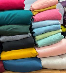 Delux 58 80% Viscosa 20% Tela tejida de poliéster Teñido liso Material duradero y versátil para niñas Ropa y traje - Product Image 6