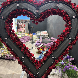 Promessa di matrimonio arco fiori disposizione di seta rosa rossa forma di <span class=keywords><strong>cuore</strong></span> sfondo di fotografia floreale per la laurea o il matrimonio - Product Image 3
