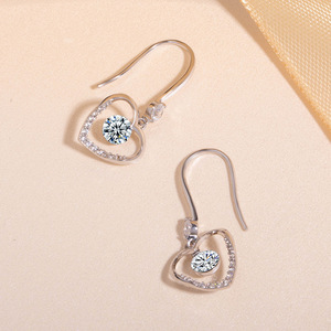 Pendientes de plata de ley S925 con forma de corazón y circonita, diseño hueco para mujer, uso diario - Product Image 1