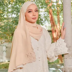Wholesale 2022 best selling fashion malaysian tudung bawal sulam custom plain heavy chiffon long women's embroidery hijab