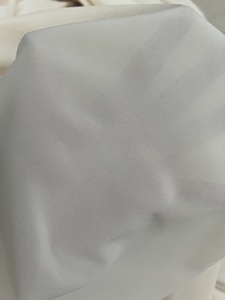 Tissu en Soie <span class=keywords><strong>Organza</strong></span> Satinée 14mm <span class=keywords><strong>100</strong></span>% Soie, Tissage Uni, Biologique et Écologique pour Robes de Mariage Fille - Product Image 2