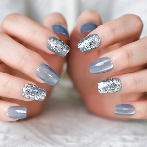 Faux ongles courts <span class=keywords><strong>bleu</strong></span> clair, design chic avec paillettes et yeux de chat, luxe, forme squoval, couverture complète, 15 tailles - 30 pièces - Product Image 1