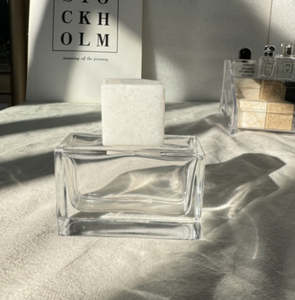 Haute Qualité De Luxe Carré Bouteilles De Parfum En Verre Vide Verre Clair Naturel <span class=keywords><strong>Jade</strong></span> Spar Cap 30ml Pompe Pulvérisateur Écran Imprimé Reed - Product Image 4