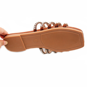 Sandales et pantoufles pour femmes de haute qualité, élégantes, respirantes, ornées de strass, décontractées, rétro, à bout ouvert, vente en gros - Product Image 6
