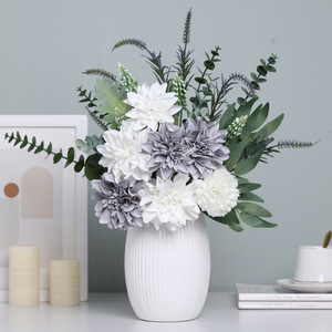 Bouquet de dahlias artificiels Ruilisi blancs, gris et violets en soie pour la décoration intérieure et les accessoires de mariage - Product Image 1