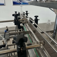 Machine de remplissage liquide automatique à quatre têtes Brenu haute vitesse pour yaourt, confiture, jus, lotion épaisse, haute précision 1% plastique