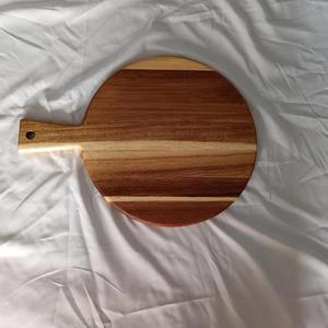 Tabla de cortar circular de madera maciza de <span class=keywords><strong>acacia</strong></span> de doble cara con asas de <span class=keywords><strong>mimosa</strong></span>, 1.5 cm de grosor, tabla para pizza transfronteriza, accesorio de fotografía - Product Image 3