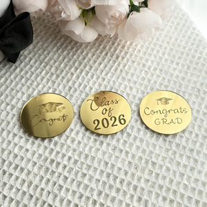 Décorations de gâteau en acrylique « Miel et Douceur » 2026 pour la saison des diplômes – Plaques rondes pour gâteaux de remise de diplôme - Product Image 1