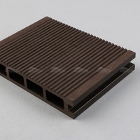 Bluwhale Tile Decking composite en plastique en bois brun résistant aux intempéries pour la rénovation de piscine extérieure