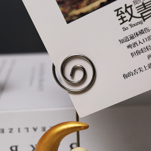 Porta Tarjetas con Diseño de Astronauta Miniatura de Resina Dorada, Adorno de Escritorio, Regalo de Cumpleaños, Decoración - Product Image 3