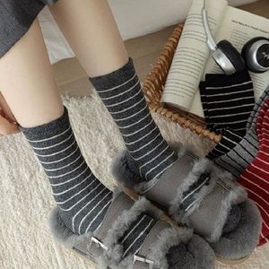 Chaussettes rayées en polyester gris, chaudes et respirantes, pour hommes, automne-hiver - Product Image 1