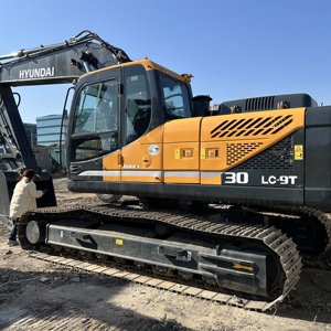 Excavatrice sur chenilles Hyundai 300 de 30 tonnes d'occasion, d'origine coréenne, faible nombre d'heures de fonctionnement, moteur Cummins, bon système hydraulique, pour la construction - Product Image 6