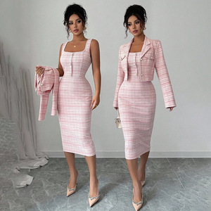 <span class=keywords><strong>Ensemble</strong></span> jupe midi deux pièces pour <span class=keywords><strong>femme</strong></span> avec manteau court à <span class=keywords><strong>carreaux</strong></span> boutonné à manches longues et nœud – Style tailleur - Product Image 2