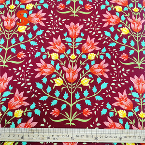 ผ้าป๊อปลินทอจากฝ้ายออร์แกนิค Liberty ลายดอกไม้สีน้ำตาลเข้มแบบกลุ่ม สำหรับกระโปรงเด็กผู้หญิง ชุดเดรส ชุดสูท เด็กทารก และเด็กเล็ก - Product Image 2
