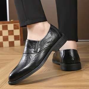 Mocassins en cuir pour hommes à bout pointu, à enfiler, semelle souple, chaussures de mariage, couleur unie, pour tenue d'affaires formelle, collection automne - Product Image 4