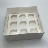 Boîtes en carton blanc personnalisées en gros avec couvercles en PET, finition mate et doublure pour l'emballage de cupcakes