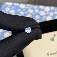 Pendientes de botón con parte trasera plana de circonita cúbica (CZ) en forma de corazón de fuegos artificiales coloridos, pulidos a espejo plateado, hipoalergénicos, para piercing de cartílago, joyería unisex, regalo