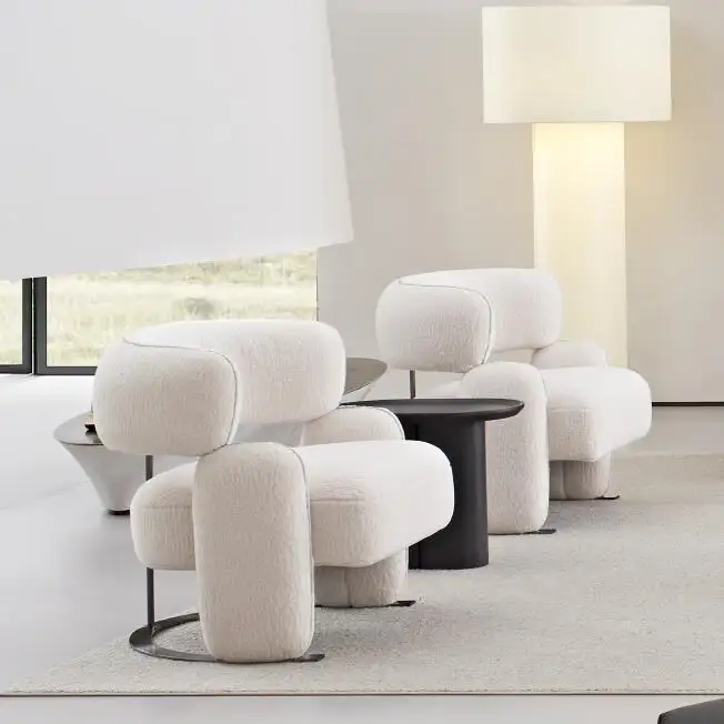 Silla de tela de forma redonda H de diseño de moda moderno atractivo de gama alta nueva silla Linda casual de cuero genuino italiano 2024