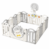 Corralito Plegable Gris y Blanco para Bebés con Panel de Actividades y Aro de Baloncesto para Jugar en Interiores