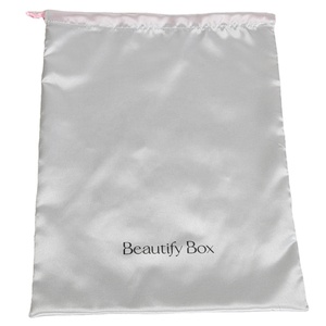 Sac à cordon en satin blanc de luxe pour sous-vêtements et foulards, pochette à cordon personnalisable avec logo, sac d'emballage en satin à cordon - Product Image 4