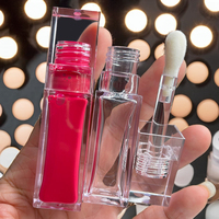 Contenant carré unique en PETG transparent de 8 ml et 10 ml pour brillant à lèvres avec applicateur et bouchon à vis, personnalisable par sérigraphie