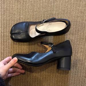 2026 New Arrival Ladies High Quality Retro <b>Split</b> <b>Toe</b> Block Heel Leather <b>Shoes</b> One Buckle Strap Casual Dress Pumps - Product Image 1