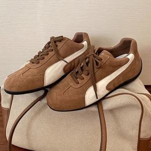 Chaussures d'entraînement légères en cuir Printemps-Automne 2026, semelle souple et épaisse, design allemand, style rétro, tendance mode - Product Image 1