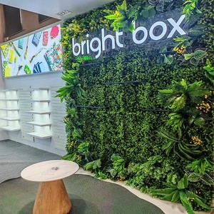 Stand de Exhibición de Diseño Premium con Estantes Iluminados de Colores, 6x6m, Fabricante de Stands y Exhibidores para Ferias Comerciales - Product Image 2